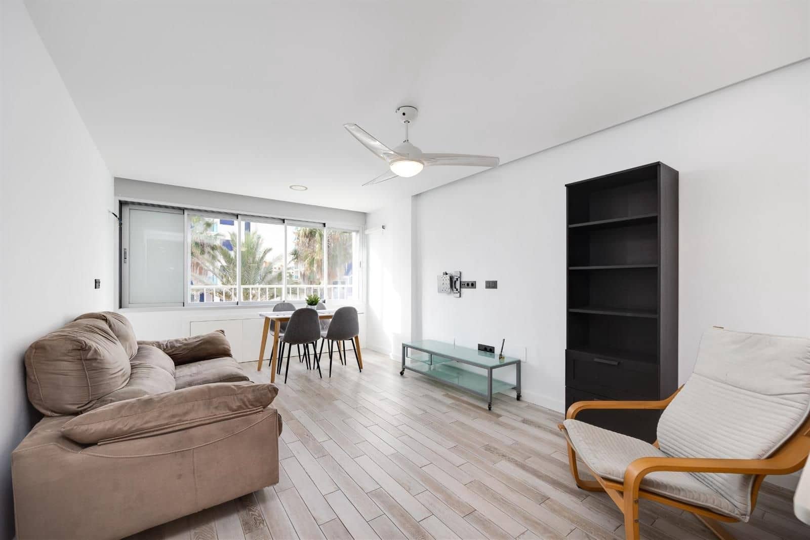 2 makuuhuone Asunto myytävänä paikassa Punta Prima mukana uima-altaan 
autotalli - 199 000 € (Ref: 9449611)