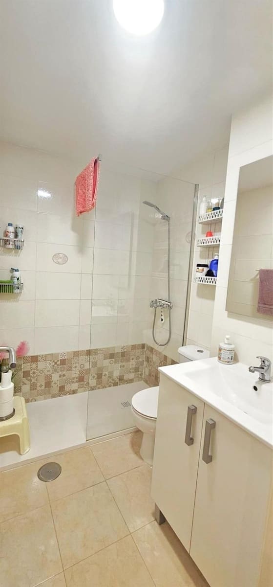 1 soveværelse Lejlighed til salg i Benidorm med swimmingpool garage - € 169.900 (Ref: 9449612)