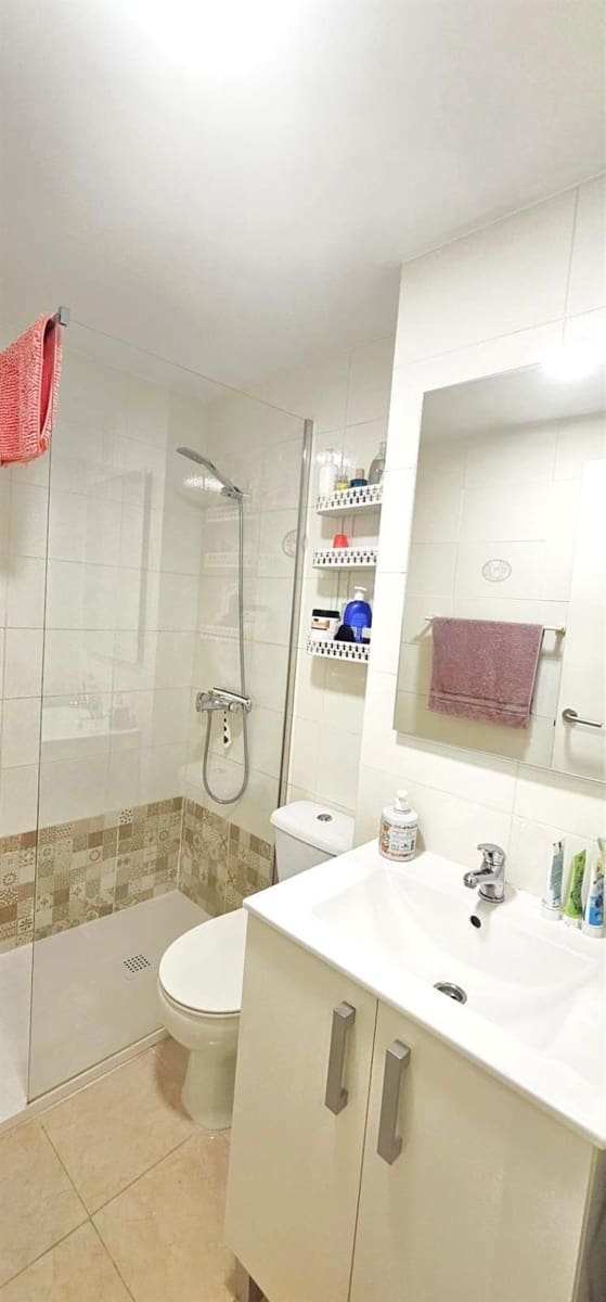 1 soveværelse Lejlighed til salg i Benidorm med swimmingpool garage - € 169.900 (Ref: 9449612)