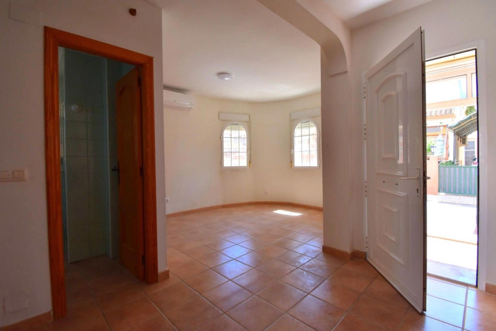 2 makuuhuone Omakotitalo myytävänä paikassa Orihuela Costa mukana uima-altaan - 230 000 € (Ref: 9449619)