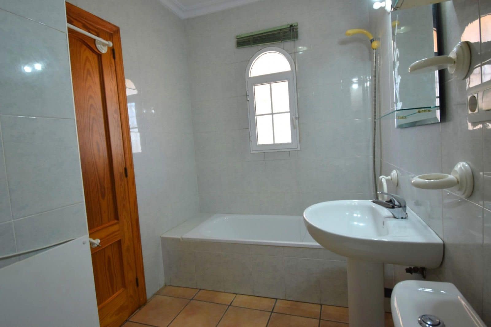 2 makuuhuone Omakotitalo myytävänä paikassa Orihuela Costa mukana uima-altaan - 230 000 € (Ref: 9449619)