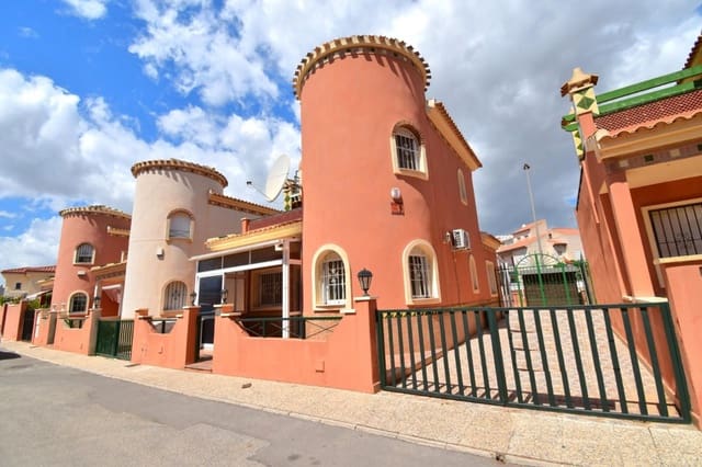 2 makuuhuone Omakotitalo myytävänä paikassa Playa Flamenca, Orihuela mukana uima-altaan - 230 000 € (Ref: 9449619)
