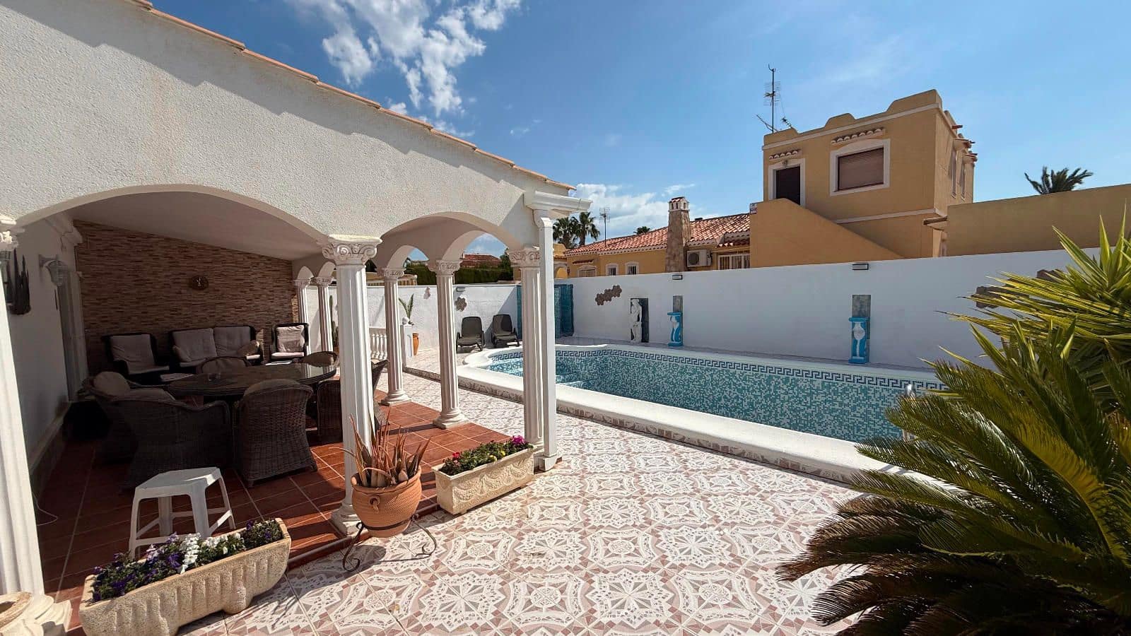 3 quarto Moradia para venda em Torrevieja com piscina - 425 000 € (Ref: 9449620)