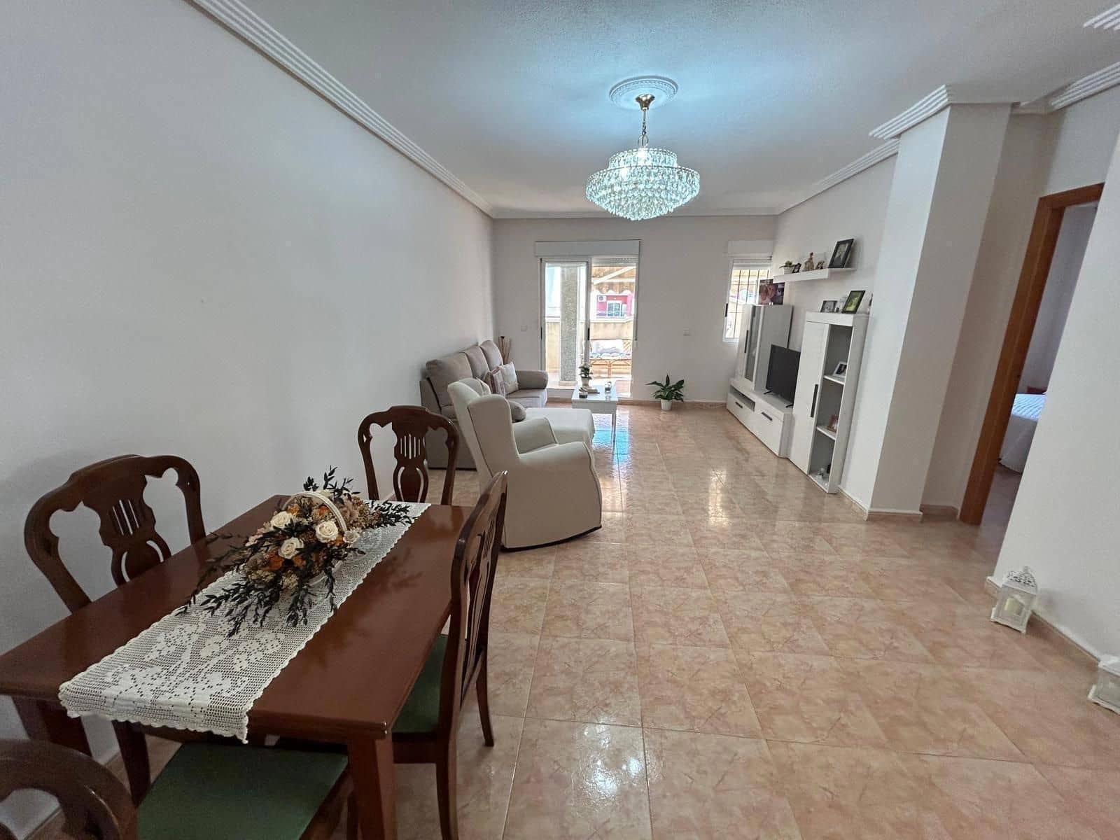 4 slaapkamer Penthouse te koop in Torrevieja met zwembad - € 159.900 (Ref: 9449623)
