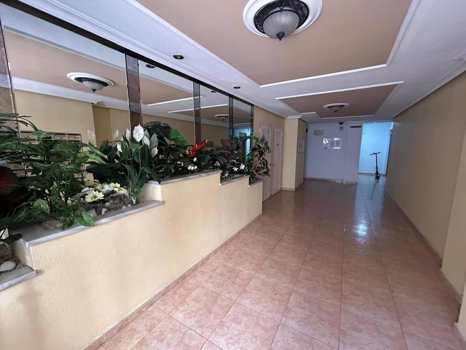 4 slaapkamer Penthouse te koop in Torrevieja met zwembad - € 159.900 (Ref: 9449623)