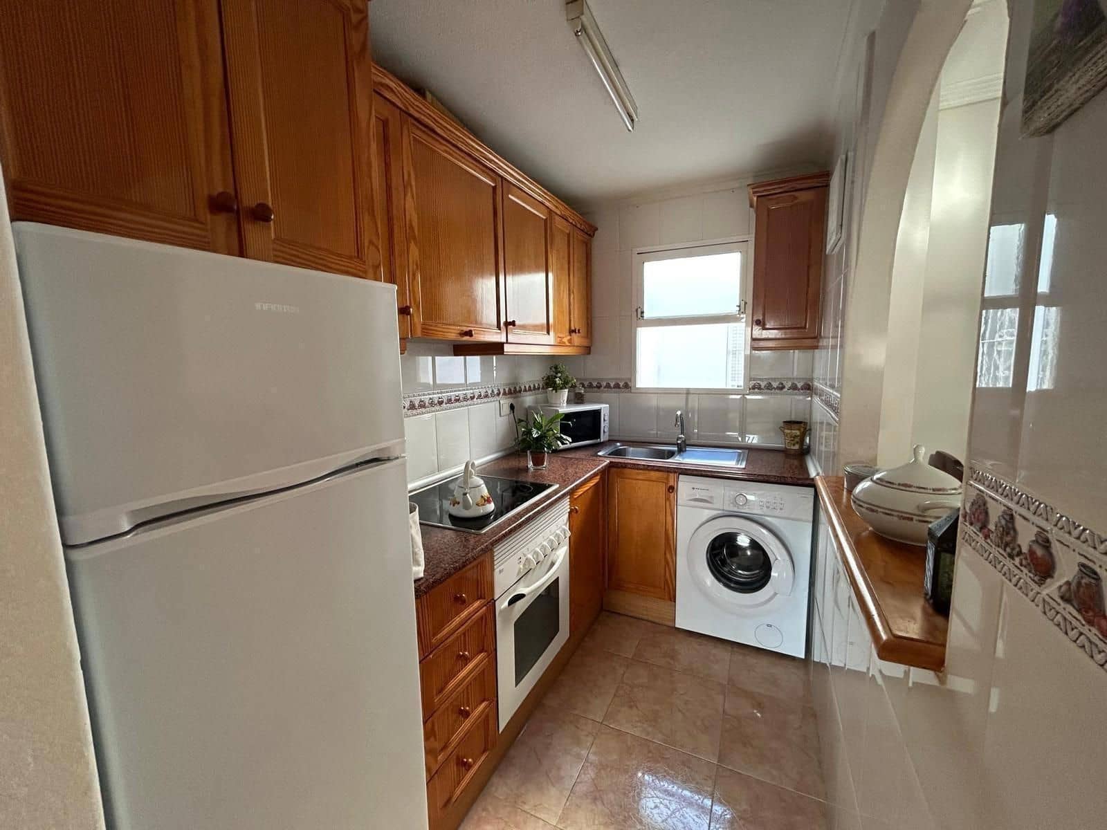 4 slaapkamer Penthouse te koop in Torrevieja met zwembad - € 159.900 (Ref: 9449623)