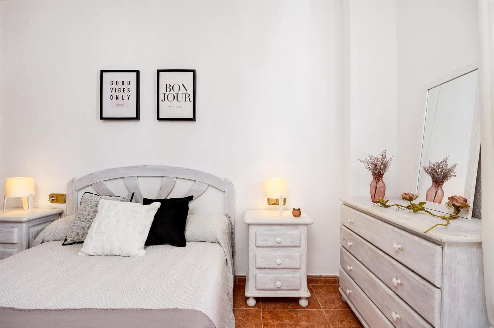 2 makuuhuone Asunto myytävänä paikassa Torrevieja mukana uima-altaan - 119 500 € (Ref: 9449630)