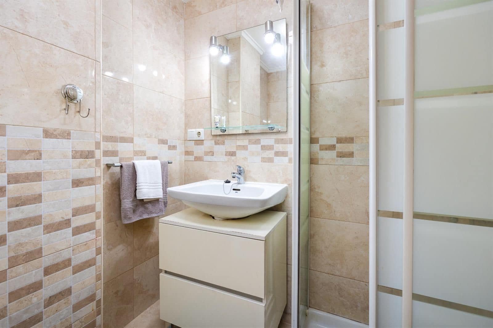 2 makuuhuone Asunto myytävänä paikassa Torrevieja mukana uima-altaan - 119 500 € (Ref: 9449630)