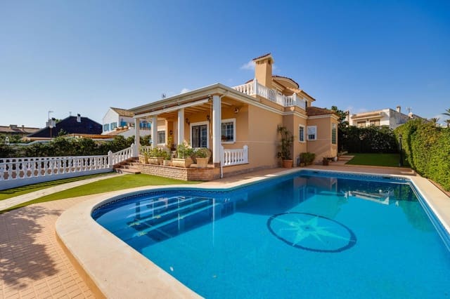Chalet de 6 habitaciones en La Mata, Torrevieja en venta con piscina - 949.969 € (Ref: 9460584)