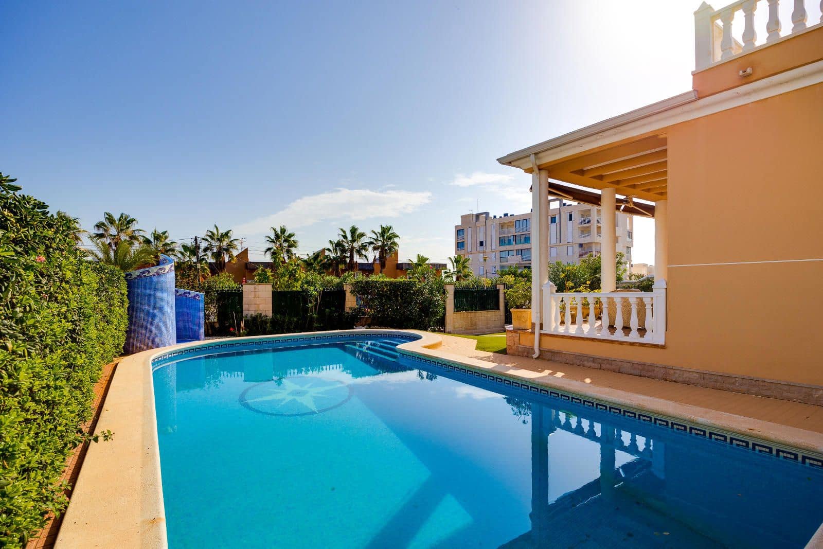 Chalet de 6 habitaciones en La Mata en venta con piscina - 949.969 € (Ref: 9460584)