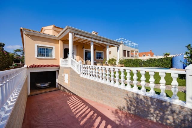 Chalet de 6 habitaciones en La Mata, Torrevieja en venta con piscina - 949.969 € (Ref: 9460584)