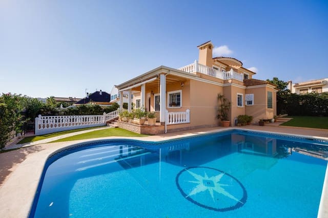 Chalet de 6 habitaciones en La Mata, Torrevieja en venta con piscina - 949.969 € (Ref: 9460584)