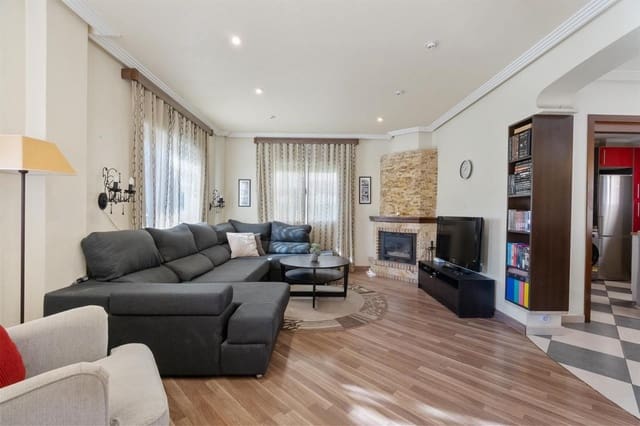 3 soverom Villa til salgs i Los Altos med svømmebasseng garasje - € 345 000 (Ref: 9489855)