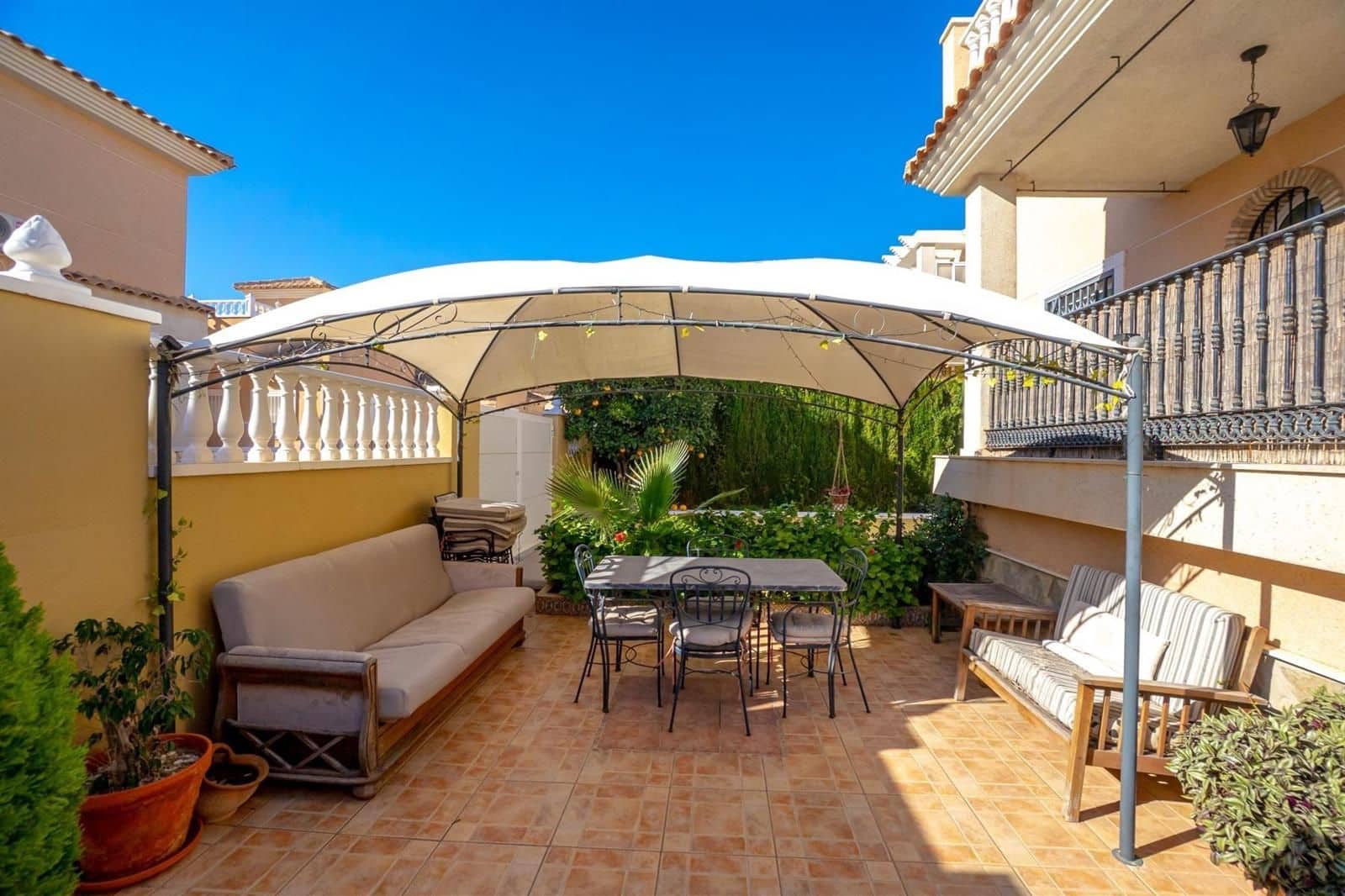3 bedroom Villa for sale in Los Altos with pool garage - € 345,000 (Ref: 9489855)