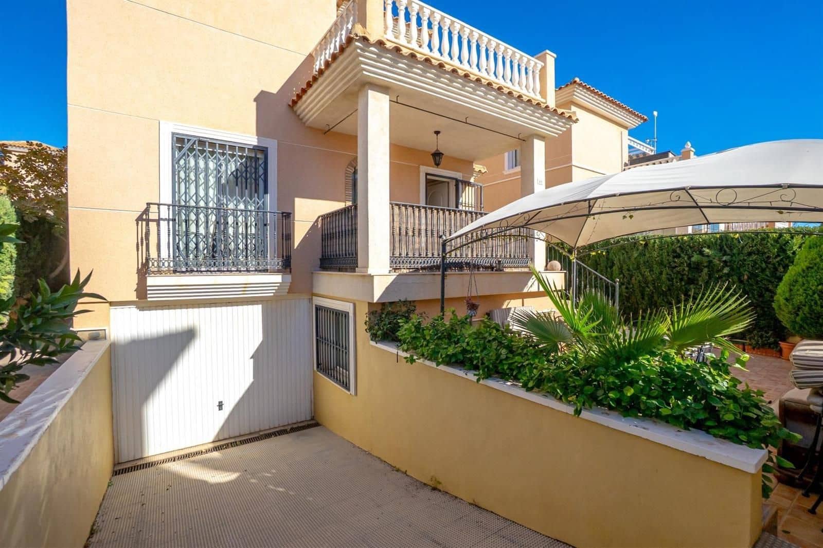 3 bedroom Villa for sale in Los Altos with pool garage - € 345,000 (Ref: 9489855)