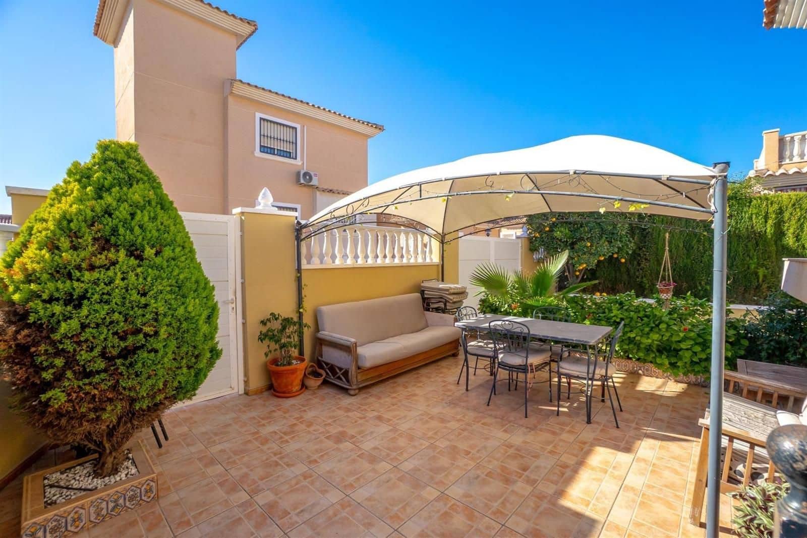 3 bedroom Villa for sale in Los Altos with pool garage - € 345,000 (Ref: 9489855)