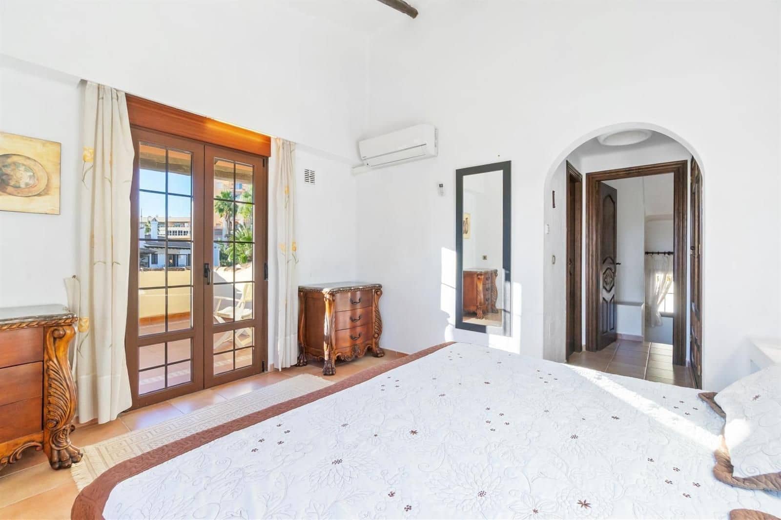 3 bedroom Penthouse for sale in Torrevieja with garage - € 499,000 (Ref: 9489856)