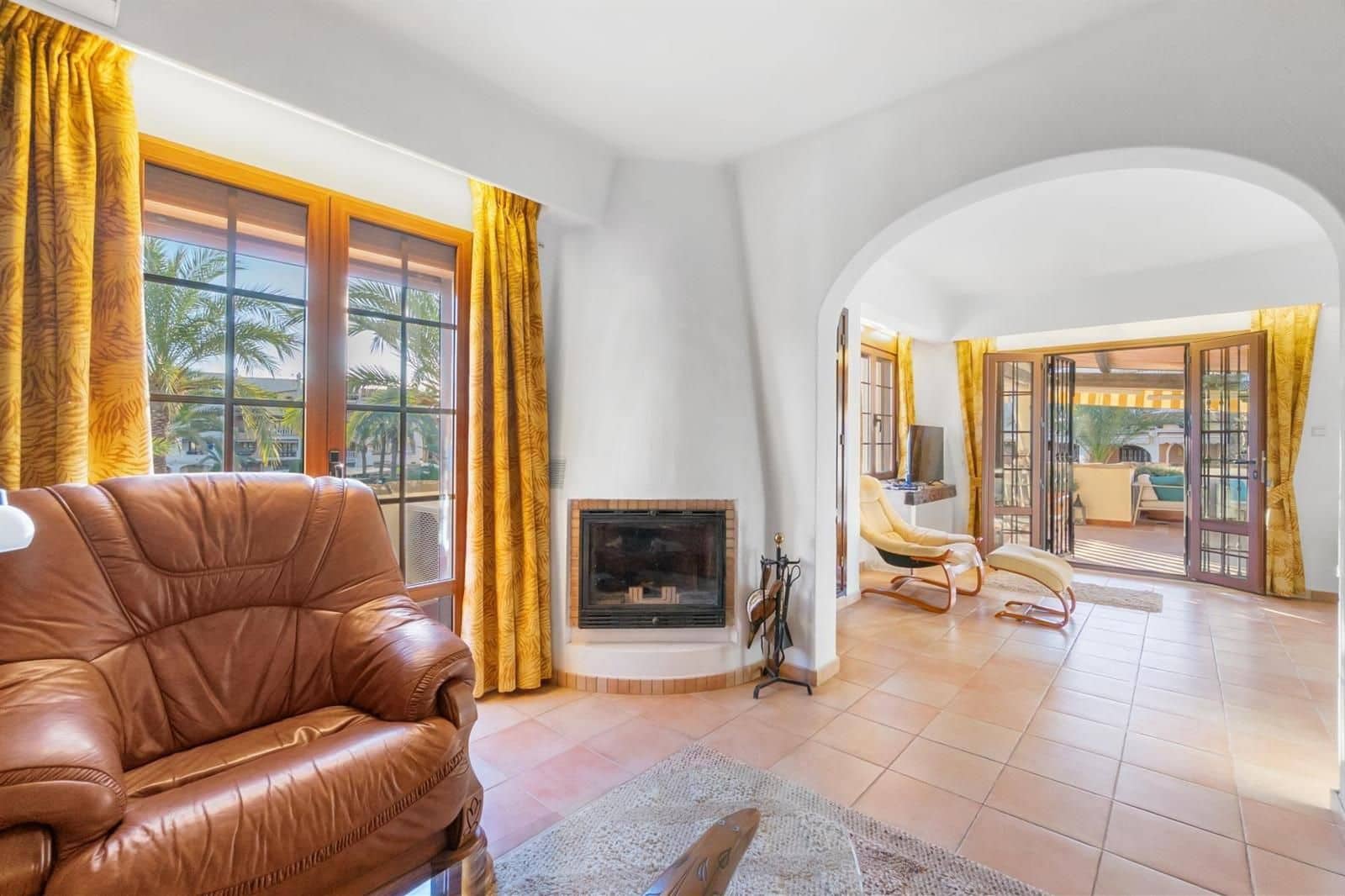 3 bedroom Penthouse for sale in Torrevieja with garage - € 499,000 (Ref: 9489856)