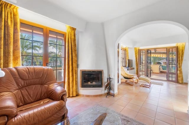 3 bedroom Penthouse for sale in Los Frutales, Torrevieja with garage - € 499,000 (Ref: 9489856)