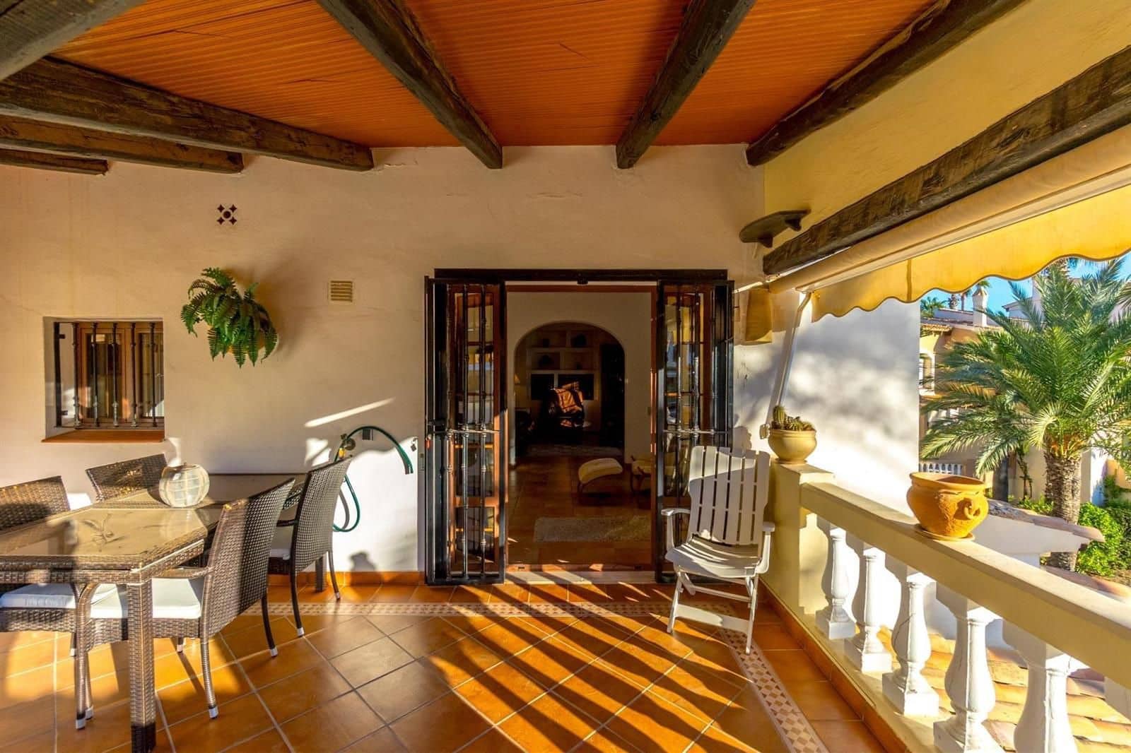 3 bedroom Penthouse for sale in Torrevieja with garage - € 499,000 (Ref: 9489856)