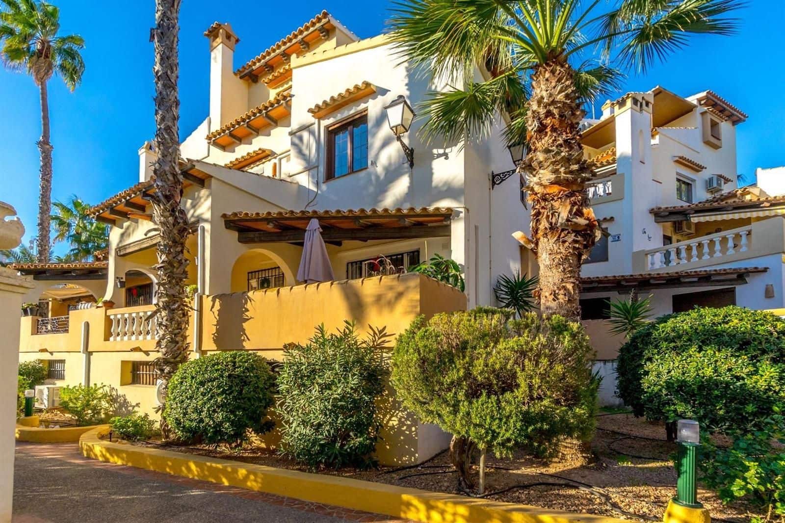 3 bedroom Penthouse for sale in Torrevieja with garage - € 499,000 (Ref: 9489856)