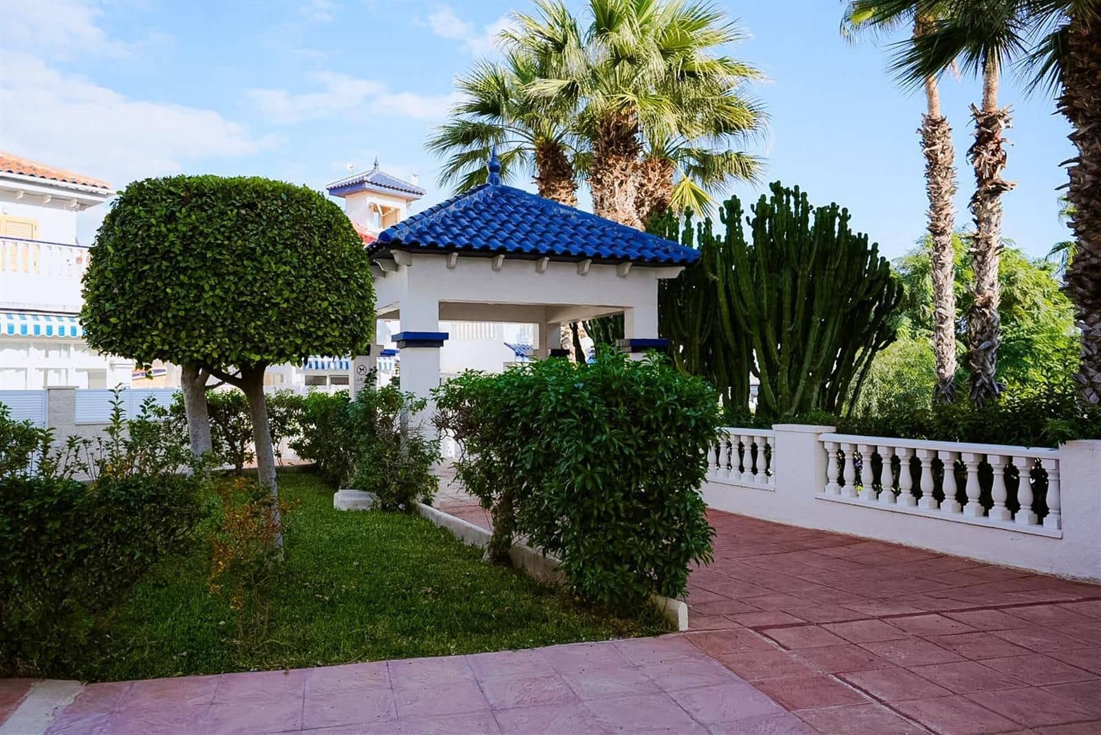 Flat for sale in La Mata with pool - € 115,500 (Ref: 9489858)