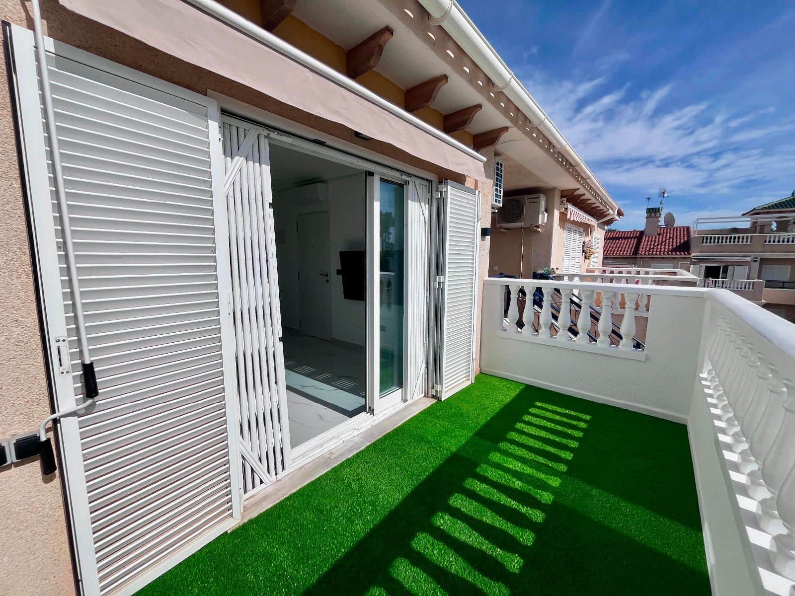 1 chambre Penthouse à vendre à Orihuela Costa avec piscine - 170 000 € (Ref: 9511254)