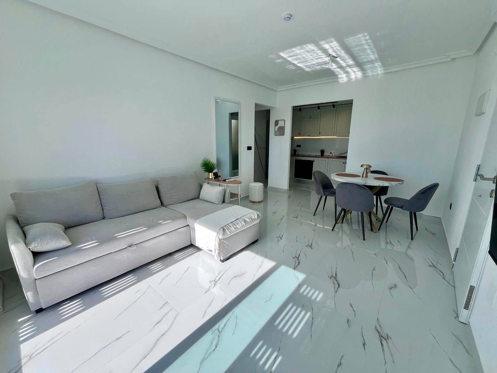 1 chambre Penthouse à vendre à Orihuela Costa avec piscine - 170 000 € (Ref: 9511254)