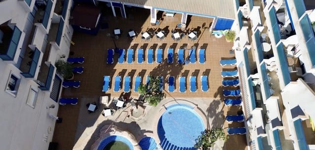 2 slaapkamer Flat te koop in Cabo Roig, Orihuela met zwembad garage - € 185.000 (Ref: 9516382)