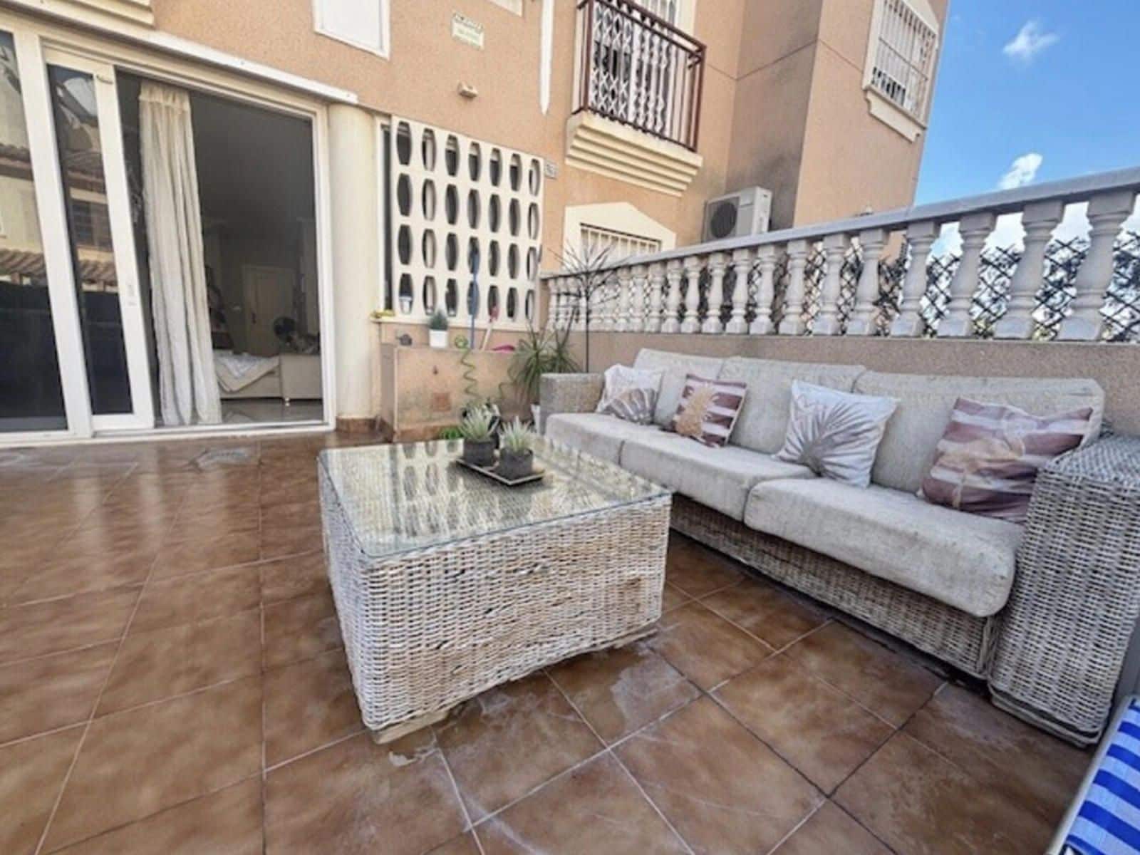 2 sovrum Hus till salu i La Florida med pool - 189 995 € (Ref: 9523512)