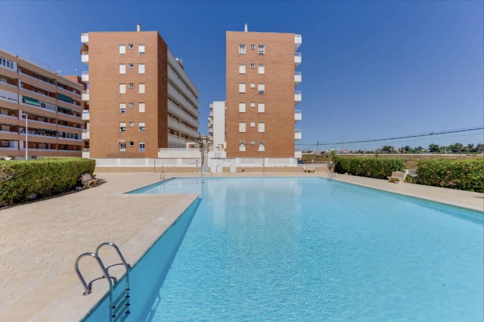 2 soverom Leilighet til salgs i Punta Prima med svømmebasseng garasje - € 189 900 (Ref: 9523513)