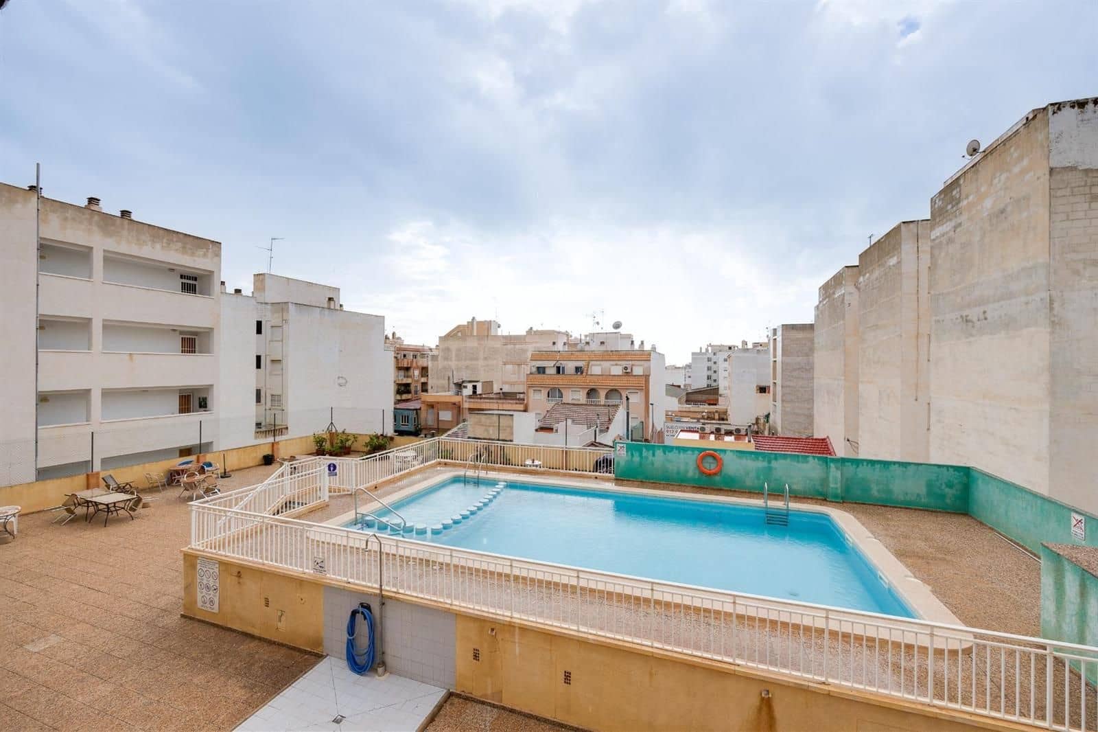 Lejlighed til salg i Torrevieja med swimmingpool - € 82.990 (Ref: 9532104)