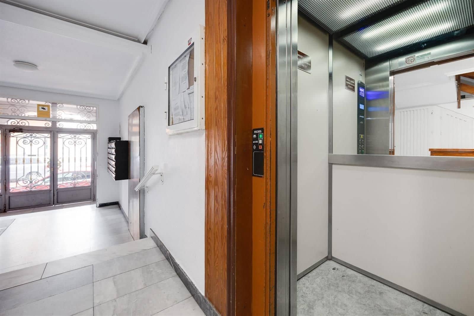 Lejlighed til salg i Torrevieja med swimmingpool - € 82.990 (Ref: 9532104)