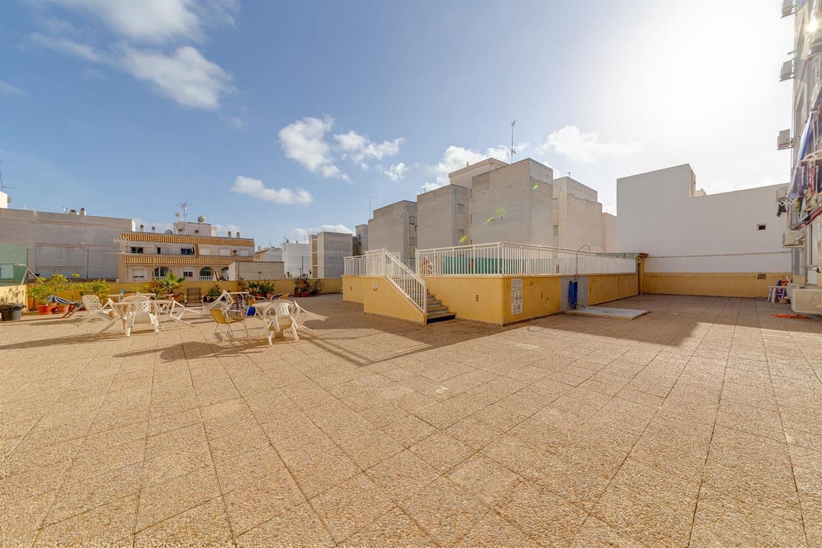 Lejlighed til salg i Torrevieja med swimmingpool - € 82.990 (Ref: 9532104)