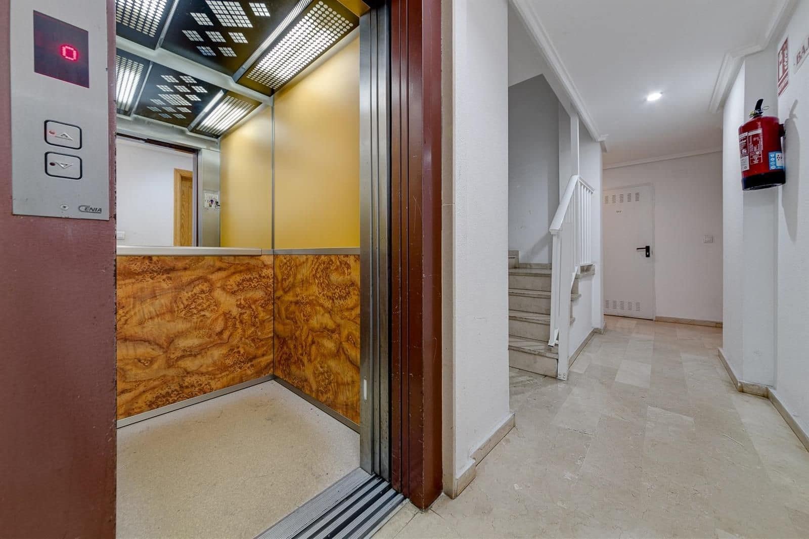 2 soveværelse Penthouse til salg i Torrevieja med swimmingpool garage - € 166.300 (Ref: 9538611)