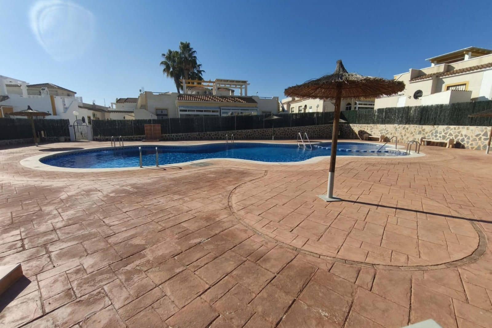 3 chambre Villa/Maison à vendre à Orihuela Costa avec piscine garage - 230 000 € (Ref: 9547200)