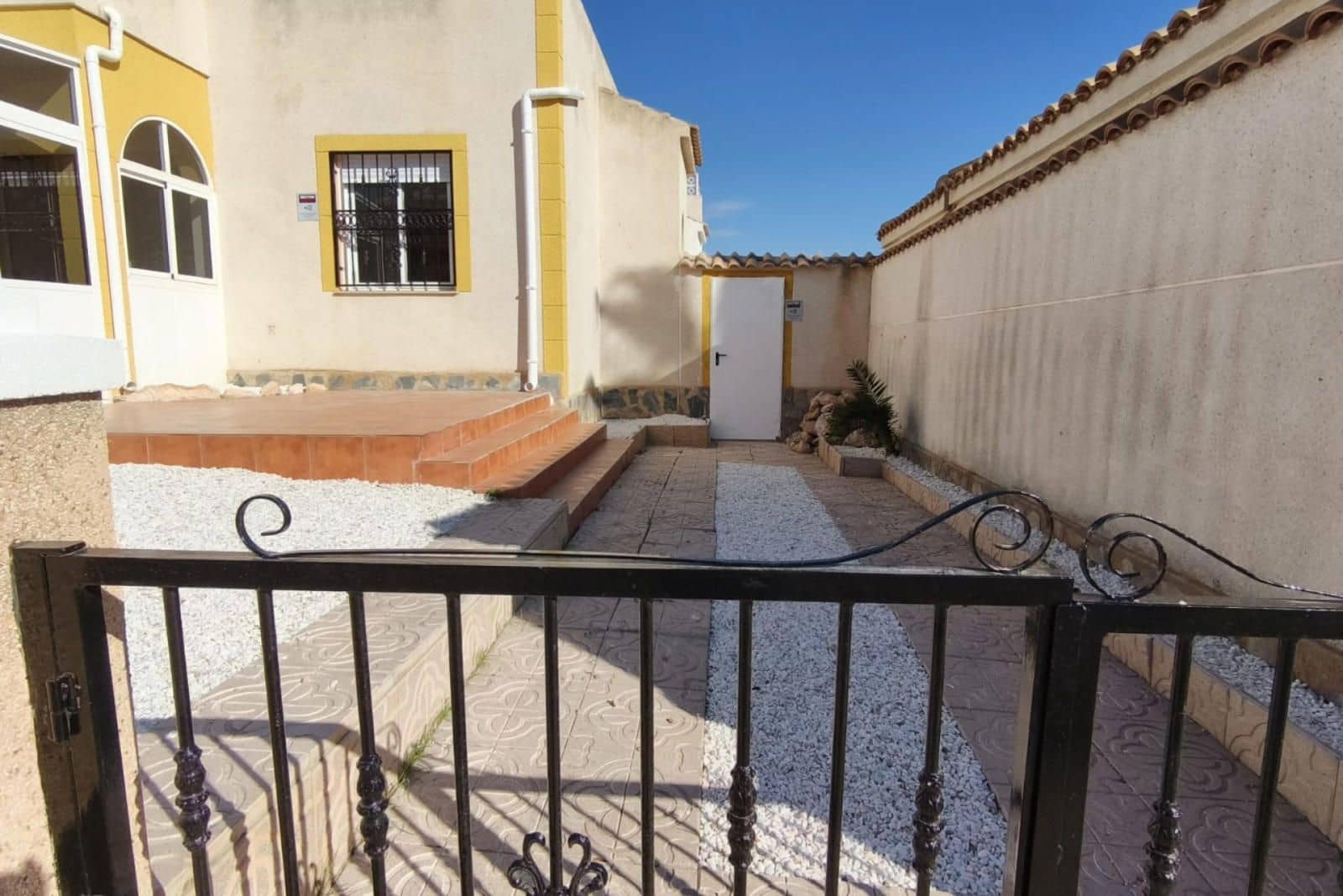 3 chambre Villa/Maison à vendre à Orihuela Costa avec piscine garage - 230 000 € (Ref: 9547200)