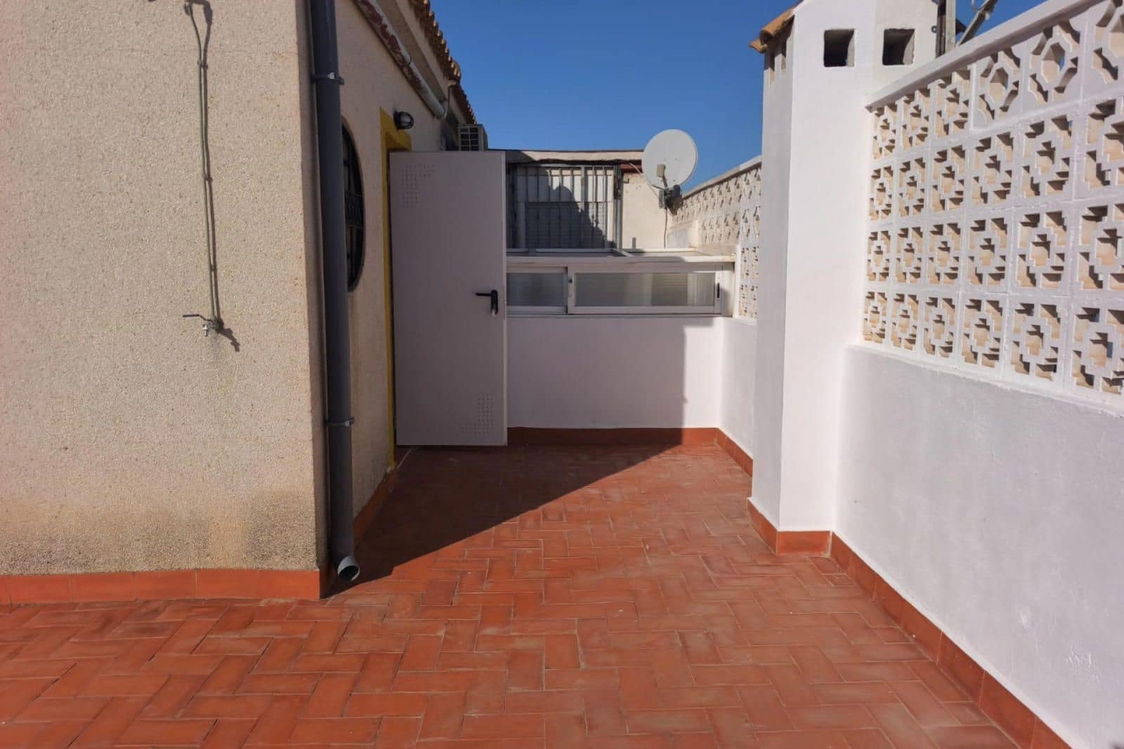 3 chambre Villa/Maison à vendre à Orihuela Costa avec piscine garage - 230 000 € (Ref: 9547200)