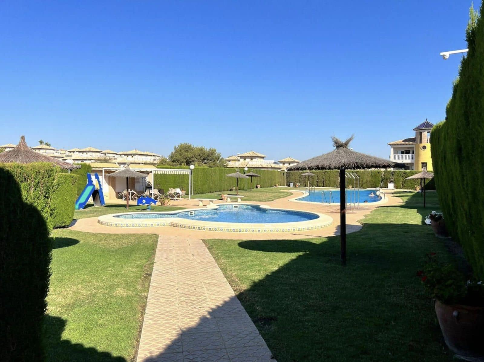 Casa de 2 habitaciones en Orihuela Costa en venta con piscina - 169.000 € (Ref: 9547201)