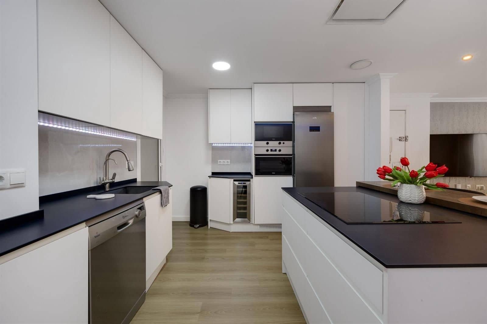 3 Zimmer Wohnung zu verkaufen in Torrevieja mit Garage - 265.000 € (Ref: 9549791)