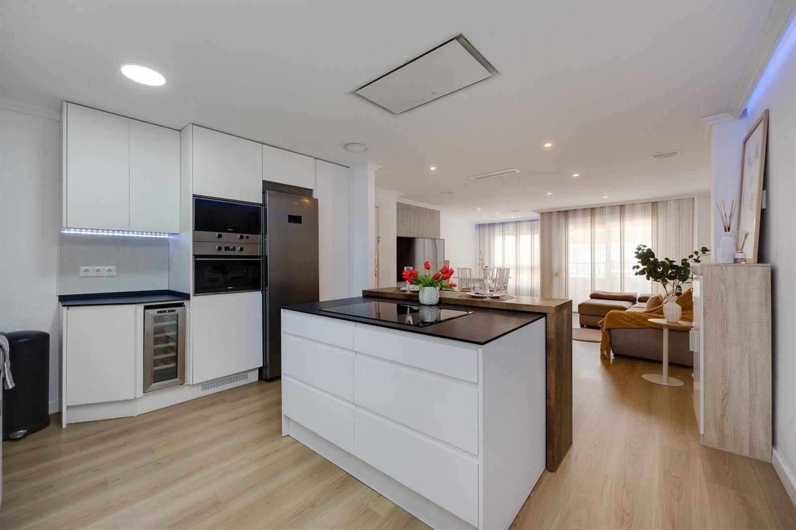 3 Zimmer Wohnung zu verkaufen in Torrevieja mit Garage - 265.000 € (Ref: 9549791)