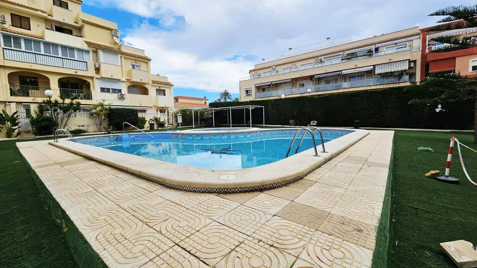 1 soveværelse Lejlighed til salg i Torrevieja med swimmingpool - € 127.300 (Ref: 9565724)