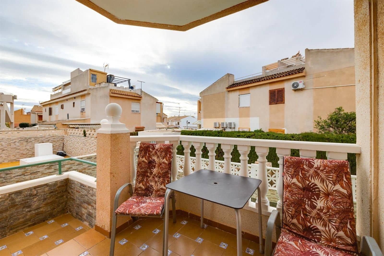 Piso de 2 habitaciones en Torrevieja en venta con piscina garaje - 169.990 € (Ref: 9565726)