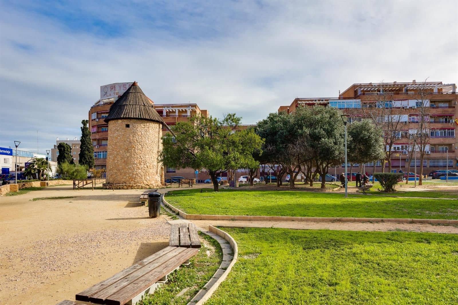 1 soveværelse Penthouse til salg i Torrevieja med swimmingpool - € 129.900 (Ref: 9565728)