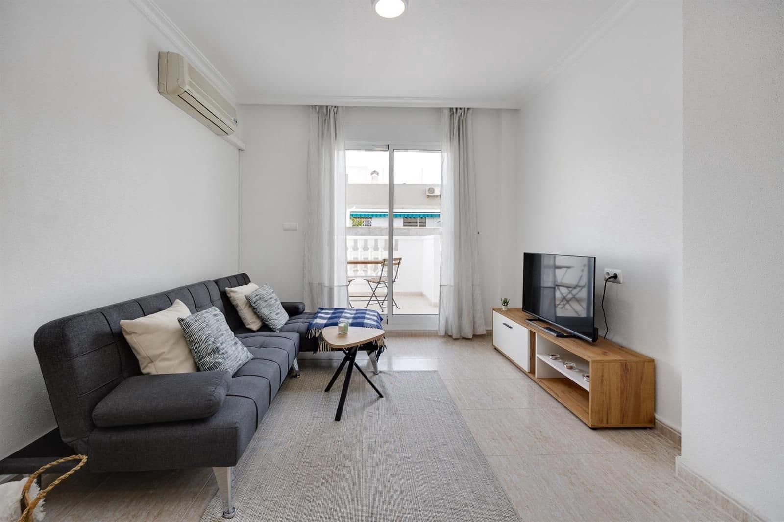 Ático de 2 habitaciones en Torrevieja en venta - 149.900 € (Ref: 9565729)