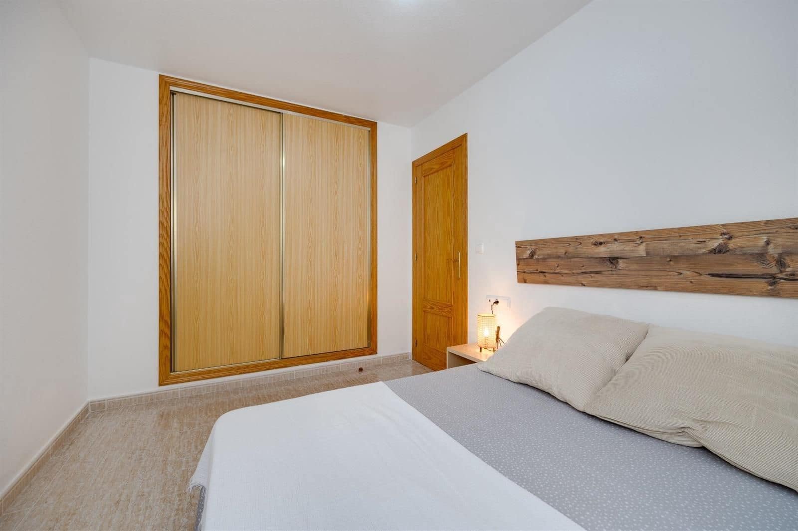 Ático de 2 habitaciones en Torrevieja en venta - 149.900 € (Ref: 9565729)