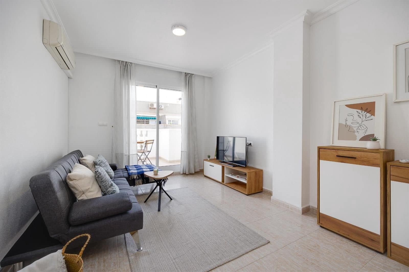 Ático de 2 habitaciones en Torrevieja en venta - 149.900 € (Ref: 9565729)