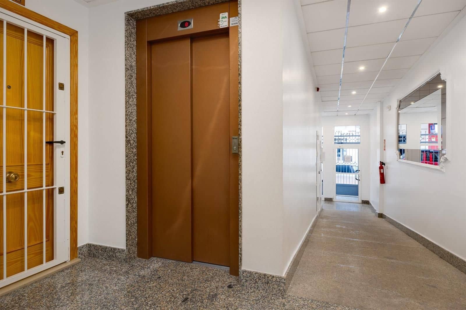 Ático de 2 habitaciones en Torrevieja en venta - 149.900 € (Ref: 9565729)