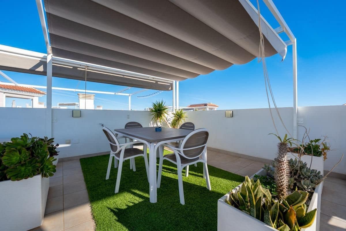 2 bedroom Villa for sale in Ciudad Quesada with garage - € 309,000 (Ref: 9571496)