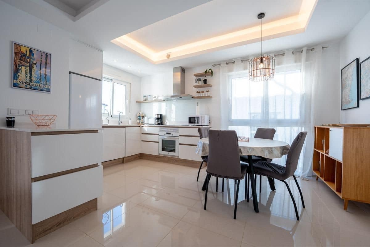 2 bedroom Villa for sale in Ciudad Quesada with garage - € 309,000 (Ref: 9571496)